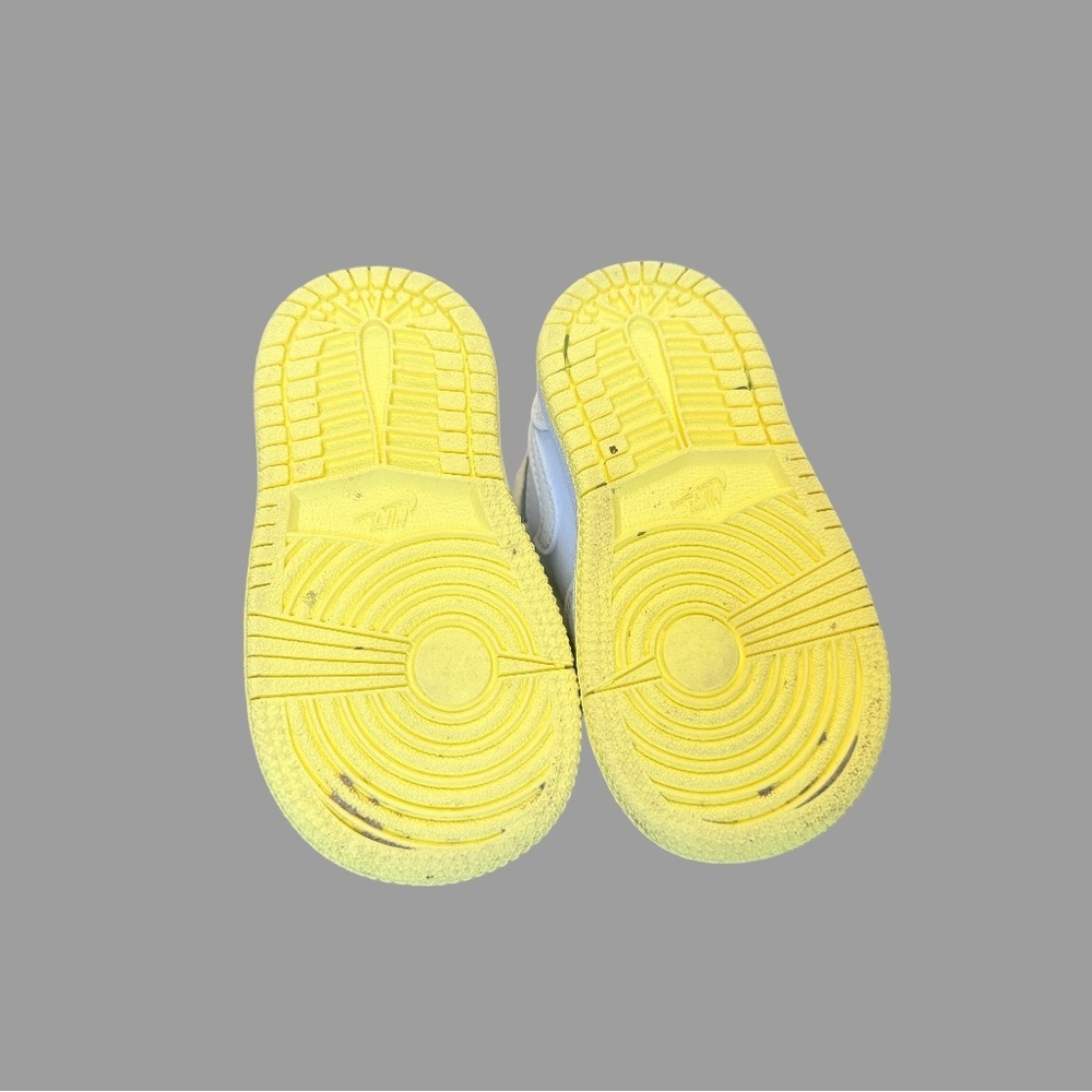 Air Jordan 1 Mid Toddler Sneakers | Size 4 | Yellow & White | Like New - Picture 4 of 4